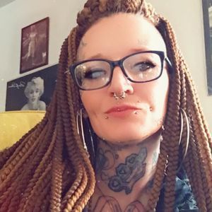 Meet your Posher, Leanne